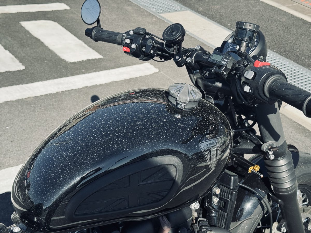 りいさ tweet media