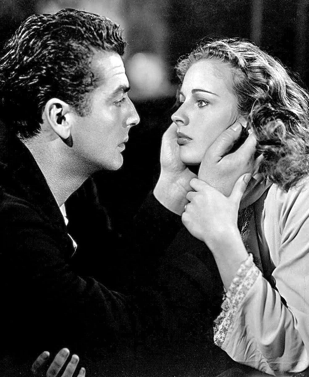 bottari_asset's tweet image. 📌 상대의 얼굴을 터치하는 다양한 커플 포즈 3 - 드로잉 레퍼런스
Couple Pose Drawing References - Touching the Partner’s Face
顔に優しく触れるカップルポーズ・作画参考