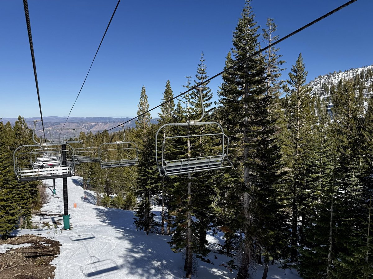 007DQ's tweet photo. Lake Tahoe🏂 https://t.co/TCGmxEVtbT