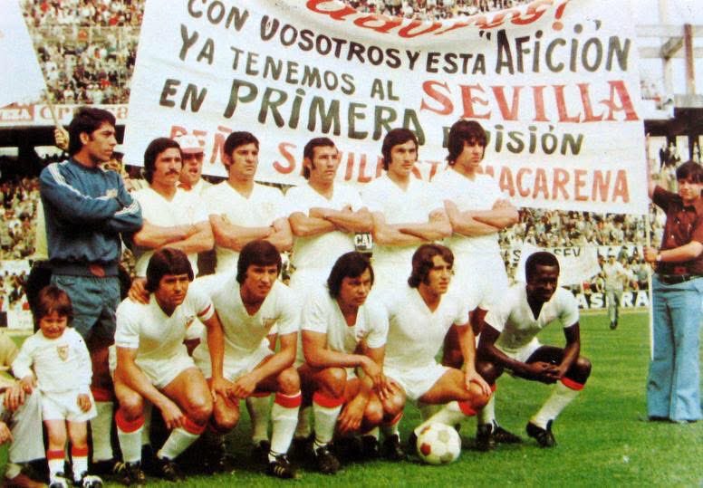 olympia_vintage's tweet image. Sevilla FC 1975.

Paco, Hita, Martínez Jayo, Sanjosé, Blanco,
Rivas Lora, Jaén, Acosta, Rubio y Biri-Biri.

#SFC