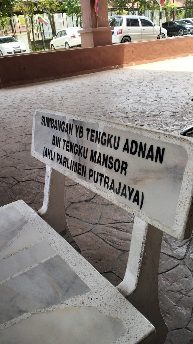 KJ kalau berani meh la bertanding di Putrajaya ni..Ku Nan bagi la kawasan kurang membangun sikit sbb dia ada duit..

Org Putrajaya bukan semua sokong PN pun..bukan hari tu dia menang besar sangat