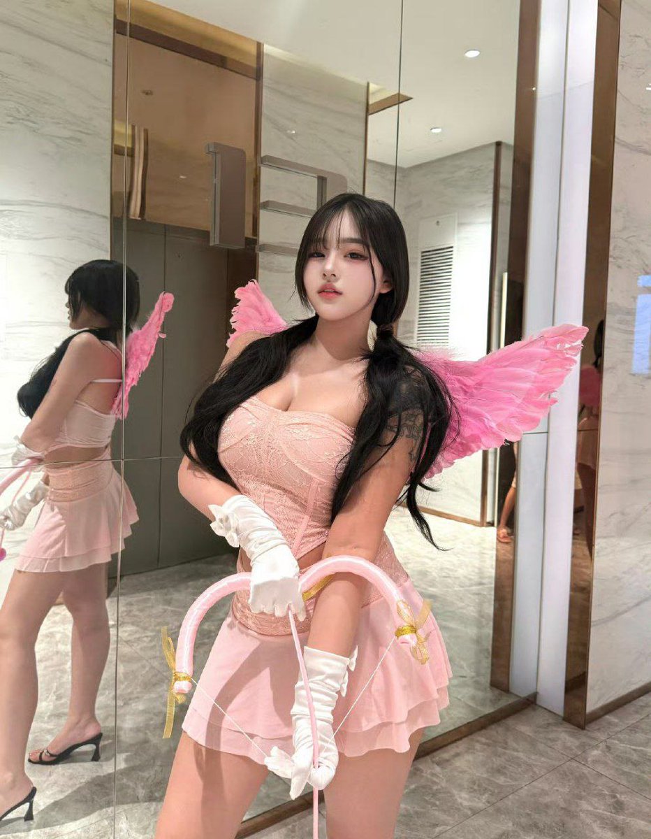 yuyuukkoo's tweet image. I'll get into your heart🏹🫀