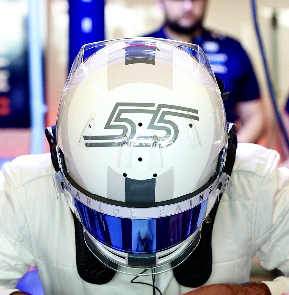 blue55men's tweet photo. https://t.co/t2qol8ekEJ
