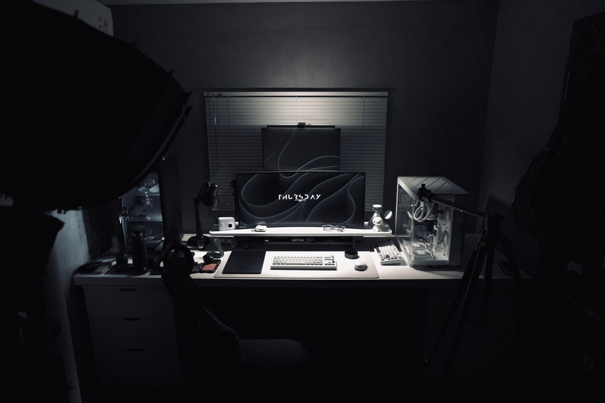 QuntisO's tweet photo. Quntis Monitor Light Bar Glow  51 cm (20.1 inch) Grey

🛒Official : https://t.co/g7tcUdcrJD
📷Instagram: https://t.co/m6Zzw78Kzt
📷Tiktok: https://t.co/LZRjlgColg

#quntis #monitorlight #desklighting #desksetup #tech https://t.co/mvkYoR9CWy