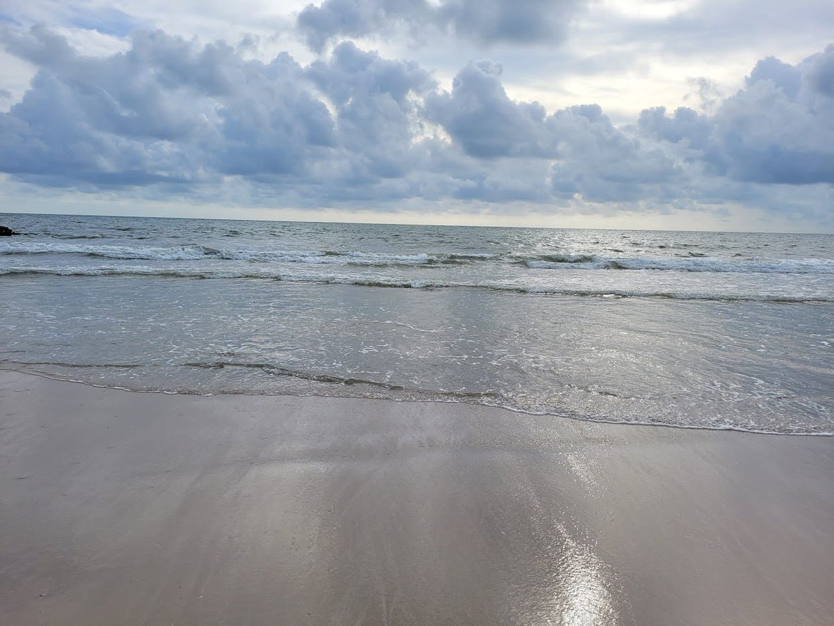 Ananth_IRAS's tweet image. It’s Water Wednesday!  Share your fave water shots! This is mine with blue clouds in the background!🌊 #theme_pic_India_seashore

Kappad Beach, Kozhikode, September 2022! #water #Photography