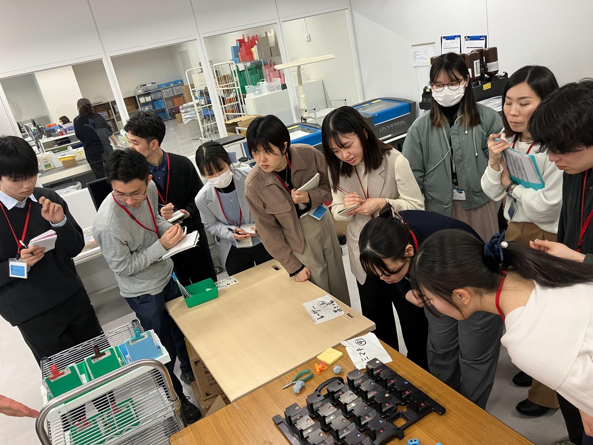 oticon_japan's tweet image. 先日、オージオロジーサークルの皆さまをお迎えし、新工場見学および聴覚ケアに関する実践的なプログラムを実施しました。

補聴器の受注〜製造〜出荷までの工程見学に加え、ダミーヘッドを用いた試聴体験、
ACTによるフィッティング実習、