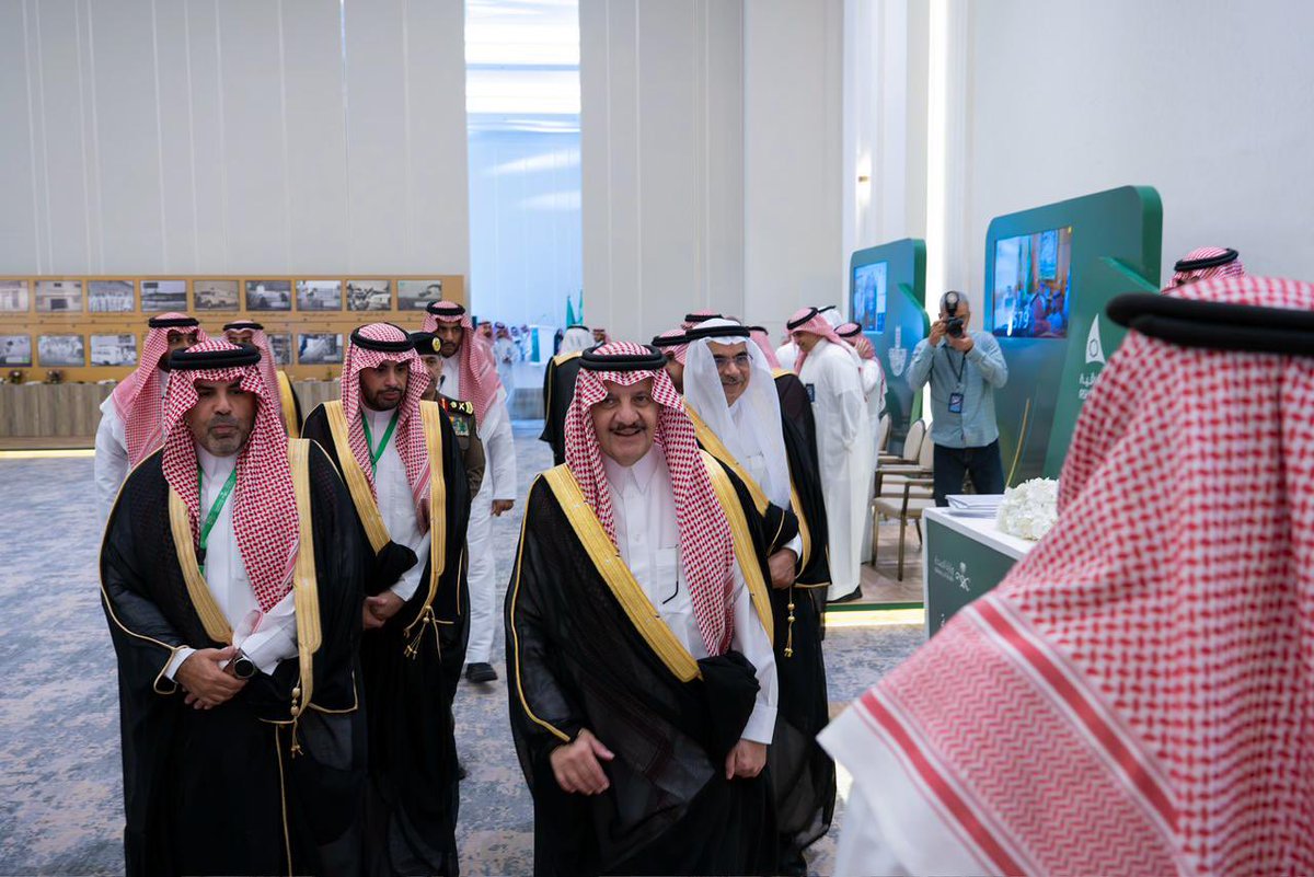 EasternEamana's tweet photo. 📸 || 

شاركت #أمانة_المنطقة_الشرقية في #منتدى_الشرقية_للاستثمار_الصحي_2026، الذي افتتحه صاحب السمو الملكي الأمير سعود بن نايف بن عبدالعزيز #أمير_المنطقة_الشرقية. ✨

حيث استعرضت من خلال جناحها المصاحب أبرز الفرص الاستثمارية والتسهيلات المقدمة لدعم وتمكين المستثمرين، بما يعزز جاذبية المنطقة ويرفع #جودة_الحياة تحقيقًا لمستهدفات #رؤية_السعودية_2030 🇸🇦