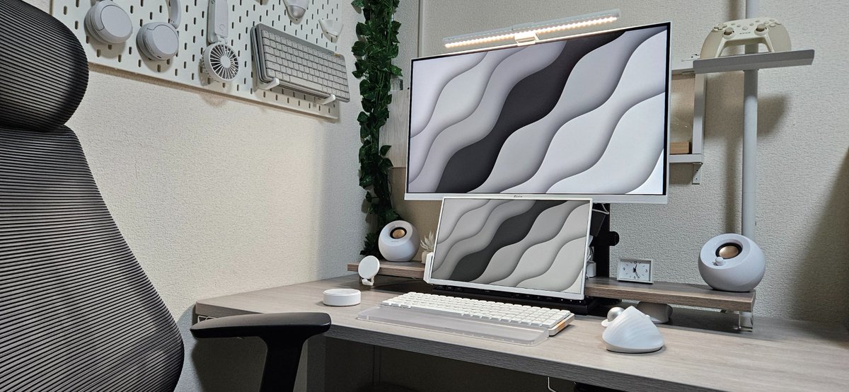 QuntisO's tweet photo. Quntis Monitor Light Bar Glow  41 cm (16.1 inch) White

🛒Official : https://t.co/g7tcUdcrJD
📷Instagram: https://t.co/m6Zzw78Kzt
📷Tiktok: https://t.co/LZRjlgColg

#quntis #monitorlight #desklighting #desksetup #tech https://t.co/p8S9rLrVB7