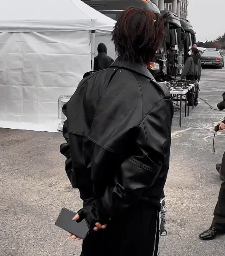 reading⁷ tweet media