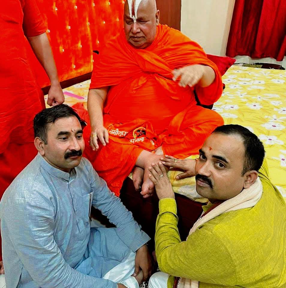 राष्ट्रीय स्वयंसेवक संघ के वरिष्ठ प्रचारक छत्तीसगढ़ प्रांत के सह प्रचार प्रमुख श्रीमान संजय जी भाई साहब को #जन्मदिवस की बहुत-बहुत बधाई एवं शुभकामनाएं 
श्री जुगल किशोर सरकार की कृपा सदैव बनी रहे!!
<a href="/Hkhandelwal1964/">Hemant Khandelwal</a> <a href="/DrMohanYadav51/">Dr Mohan Yadav</a> <a href="/vdsharmabjp/">VD Sharma</a> <a href="/SanjayPathak3/">Sanjay Satyendra Pathak</a>
