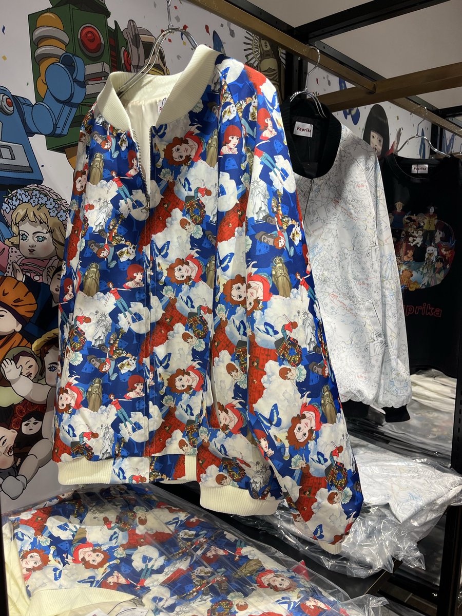 bearnurse0417's tweet photo. #パプリカ #Daimaru
#Paprika POP UP SHOPへ。
Tシャツとポスター買いに行ったのに何故かショップ出る時は荷物両手持ちの状態に。モノは良くて買ってしまったが春先、夏物の品がもっとあったら更に積んでたと思う。パプリカ怖いw https://t.co/3SutNSbdNr