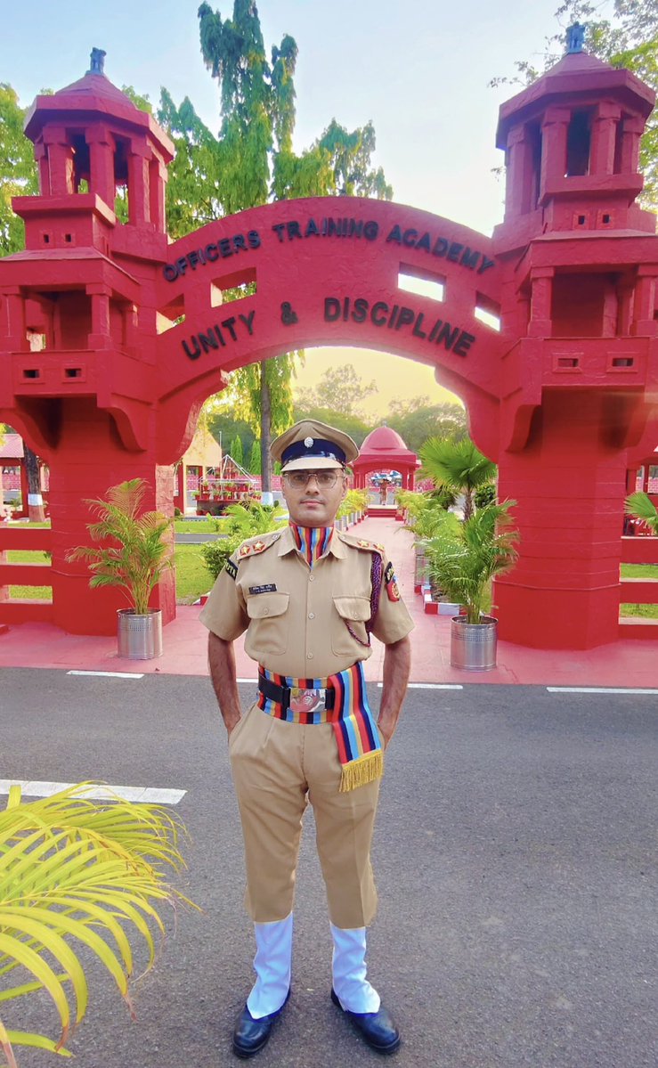 चुरू जिले के रोलासर गांव निवासी श्री किशोर सिंह जी राठौड़ के छोटे भाई श्री विरेंद्र सिंह राठौड़ को नागपुर (महाराष्ट्र) स्थित ऑफिसर्स ट्रेनिंग एकेडमी (OTA) कामठी से तीन माह का 'प्री-कमिशन कोर्स'(PRCN) पुरा कर एनसीसी प्री कमिशन प्राप्त कर लेफ्टिनेंट (एसोसिएट एनसीसी ऑफिसर) पदवी