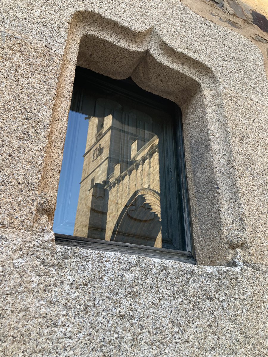 SandyDeBorn's tweet image. Good morning. For #WindowsonWednesday a frame cut out of granite, plus reflection (from Caceres)