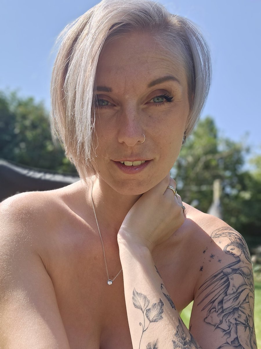 Lexi_Snow90 tweet media