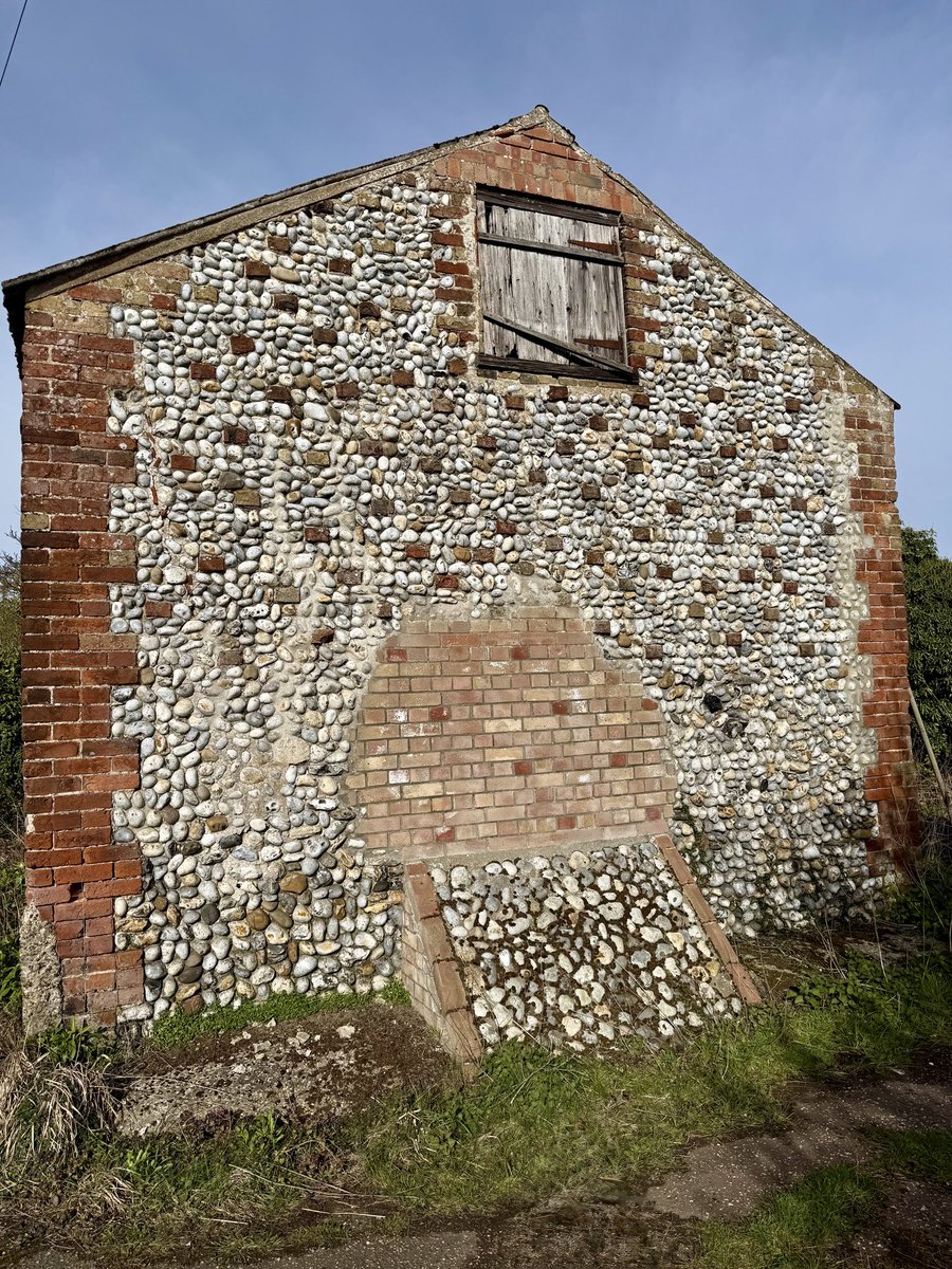 McindoeSue's tweet image. #WallsOnWednesday
Ex #WindowsOnWednesday