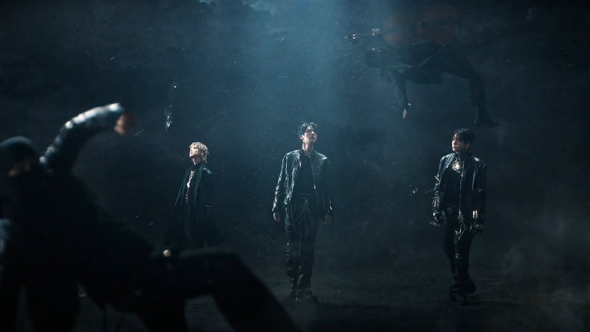 intro:night 🧭 tweet media