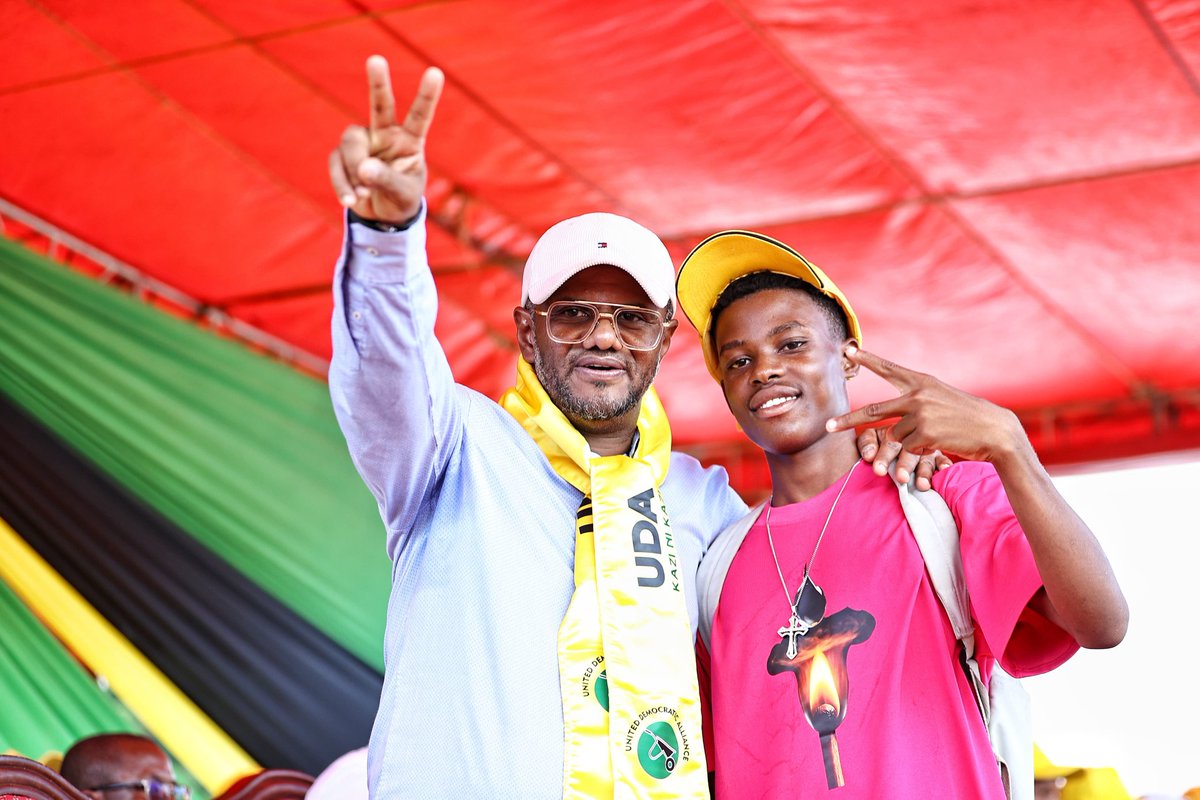 Chairman_NBO's tweet photo. The people of Mombasa have witnessed tangible progress under President William Ruto, including the restoration of the port and investments in key sectors, as emphasized by SG Sen. Hassan Omar Hassan.
#UDAMombasaChapter | SG Hassan Omar | UDA Party Pwani Tour https://t.co/YRBFMAM1Ka