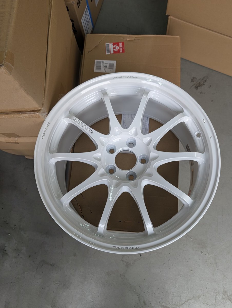 858iq's tweet photo. 近藤エンジニアリング特注品
CE28NPlus17インチ買いました
取付けるのが楽しみです♪ https://t.co/YMR9dRXl3V