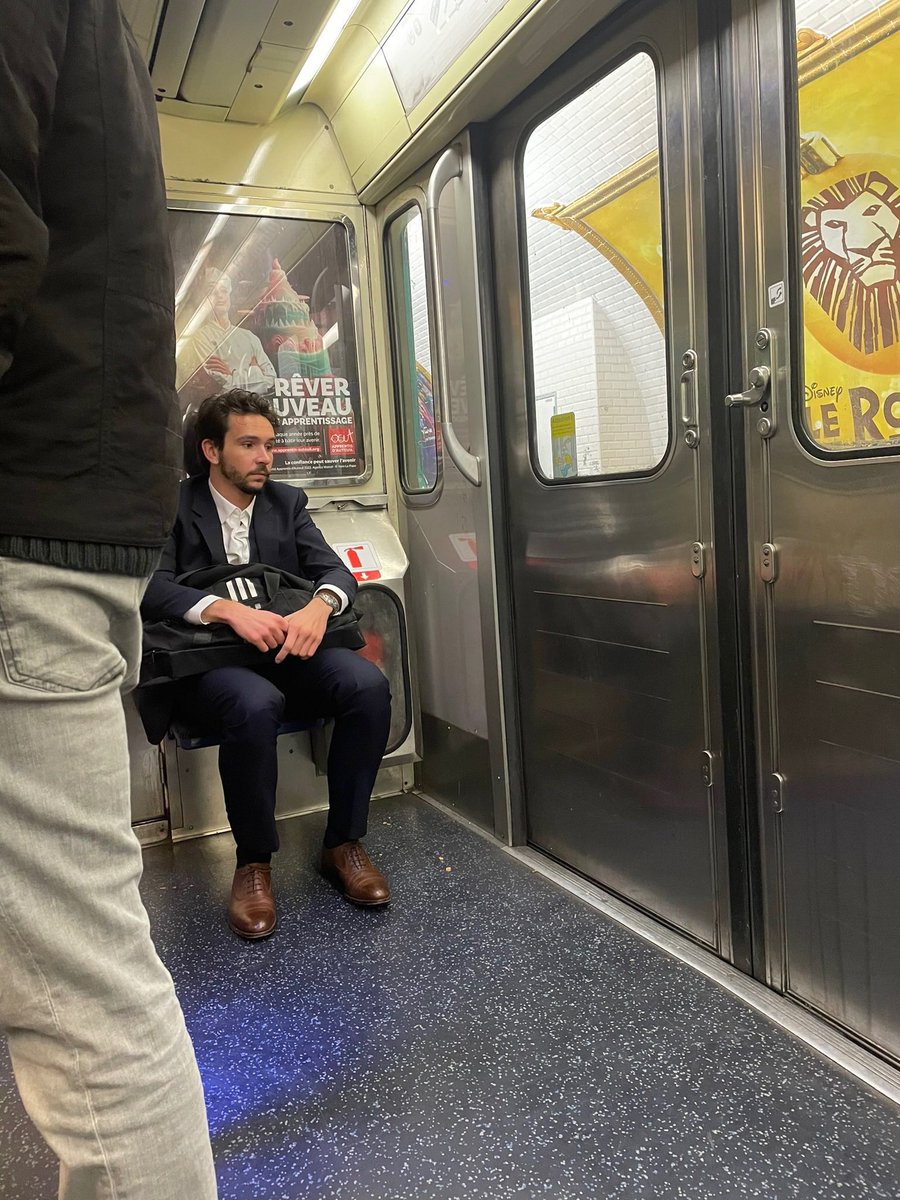 btnlisa_'s tweet image. c vraiment moi dans la 12 actuellement #àbout