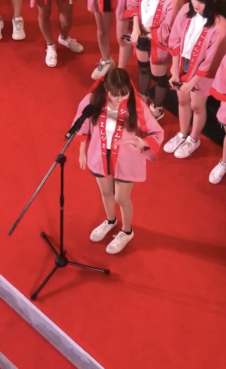 maysa.nikko tweet media