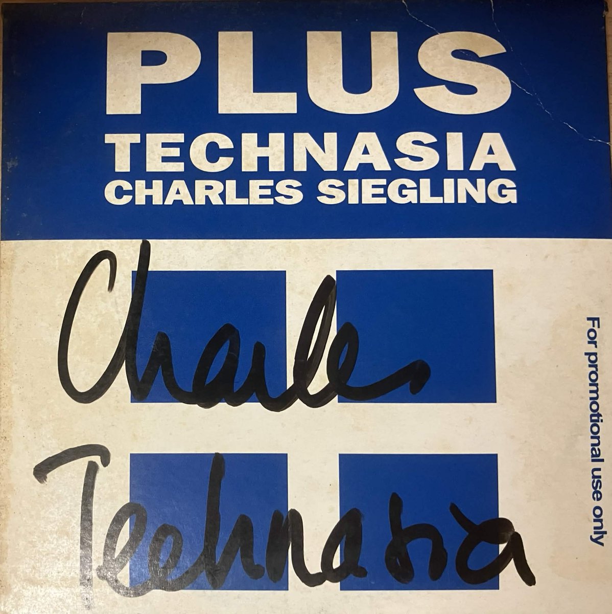 kitnan1234's tweet photo. 掃除してたら出てきた！technasiaのsharlesさんのサイン入りプロモCD！25年前かあ、でもいまだにしっかり覚えてる。今は見る影もない俺の人生が一番輝いてた時代・・・・・ https://t.co/lQM60xOUVT