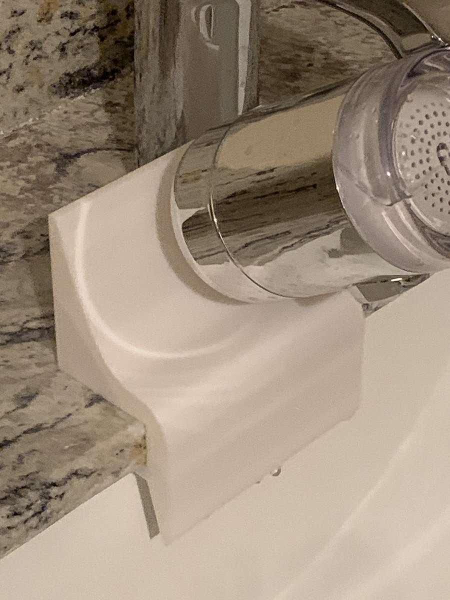 fangpenlin's tweet image. A CAD model a day keeps amazon away 😄