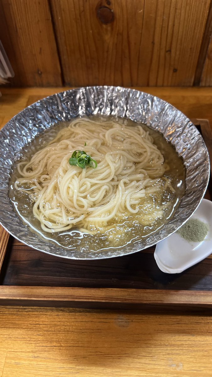 6HR15's tweet photo. 夜勤明けお昼過ぎまで暇つぶしにパチンコ🎵からの待ち少なかったのでみかさまで🚗💨
今日は豚骨清湯いりこそばにサーモンの手巻き寿司❗️デザートに昆布水和え玉🍜
今日も夜勤頑張れそうだ💪寝よ💤 https://t.co/Jj2BOCUyp4