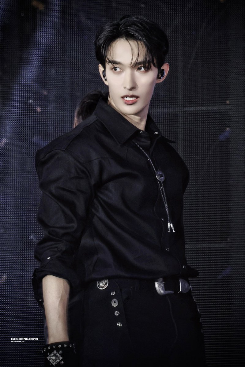 golden6_dk18's tweet image. 20260404 NEW_ ENCORE Day 1

the way you stare at🐆

#SEVENTEEN #DK #도겸 #DOKYEOM #석민 
#세븐틴 #ソクミン #ドギョム #李碩珉