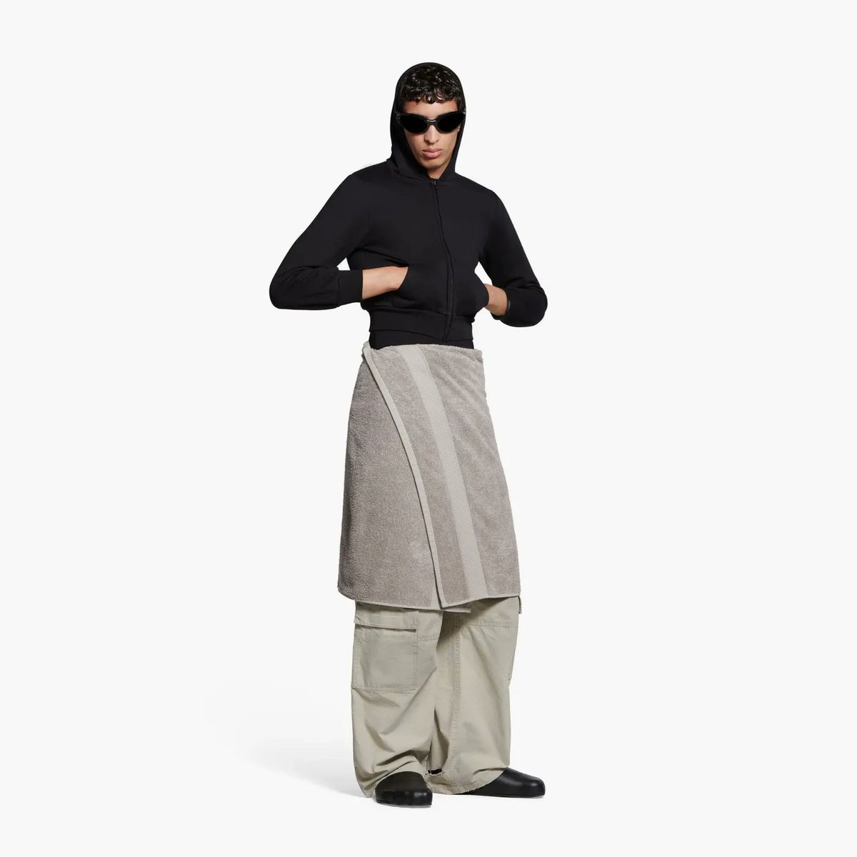 dieworkwear's tweet photo. this is why i like lemaire and rick owens. they are putting forward things they actually believe in. whereas so much of demna's work feels like a troll post. i suspect eugene rabkin's forthcoming book Torn will address this. https://t.co/4ScmjqBhNf