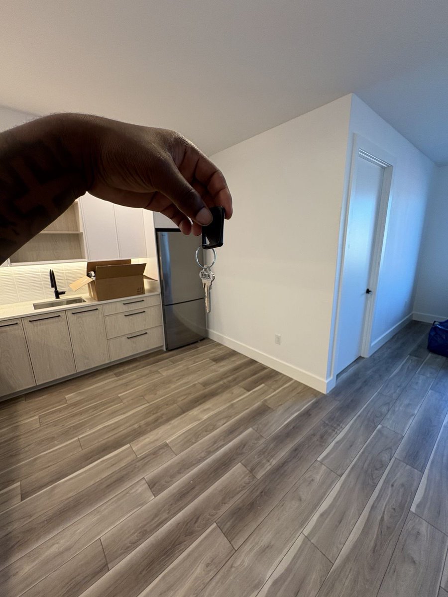 osama ✰ tweet media