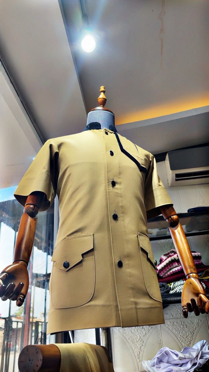Erictutu13's tweet photo. Outfit by Tutu The Tailor #TututheTailor https://t.co/NvrVvSDLZL