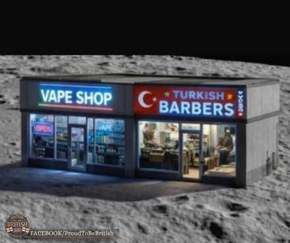 Sutton1Mr's tweet photo. First sign of life on the moon.🤣 https://t.co/C2jLoNUeZD
