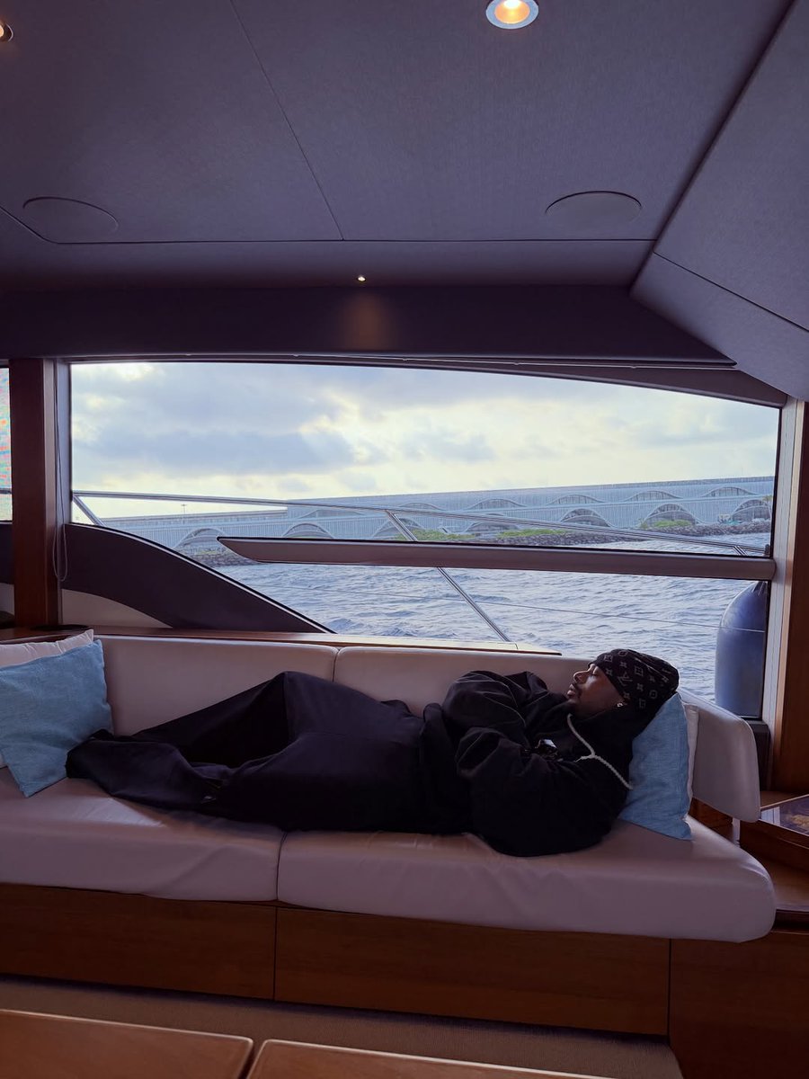 ASAKE 📸 tweet media