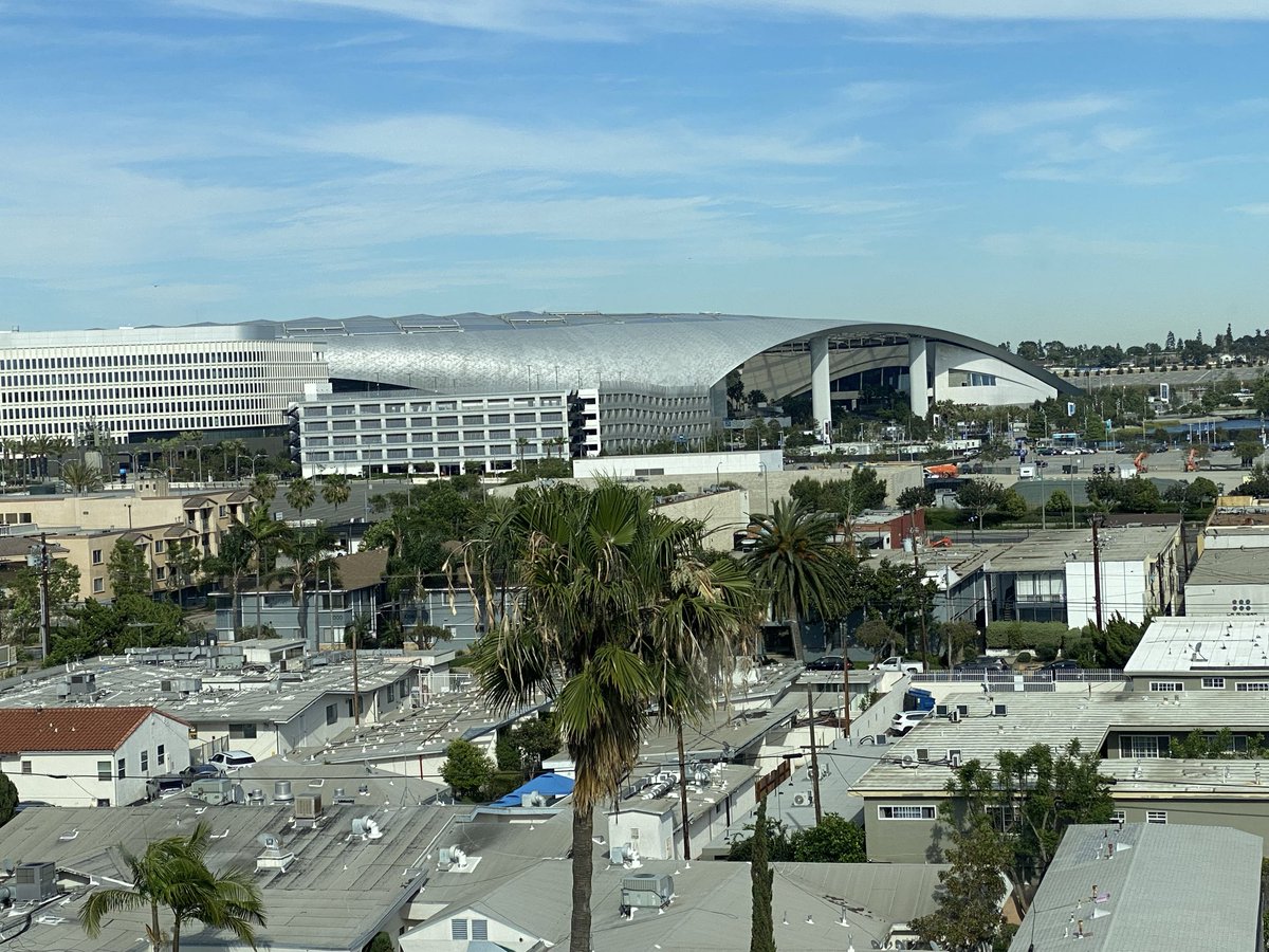 Studio Antiques tweet media