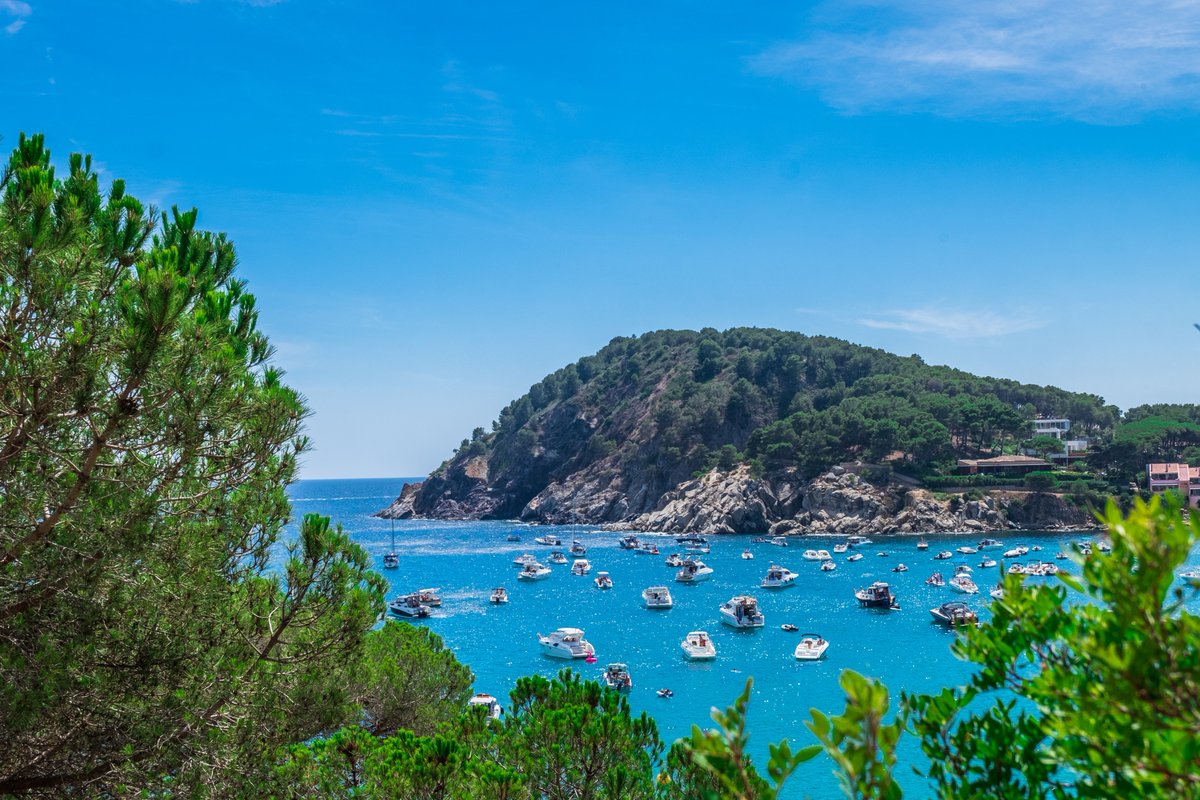 SpainMiddleEast's tweet photo. The Costa Brava and the Girona Pyrenees bring together a luxury model based on territory, culture, and personalized experiences 🌄 A premium positioning that combines exclusivity, sustainability, and added value for the destination.

🎯 Discover premium experiences connected to the local land: https://t.co/iwf3DbZQPw

#VisitSpain #ThinkYouKnowSpain
#SpainLuxuryTravel #HolidaysInSpain

@costabrava