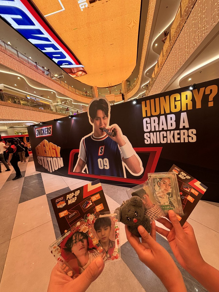 jj / is happy :) tweet media