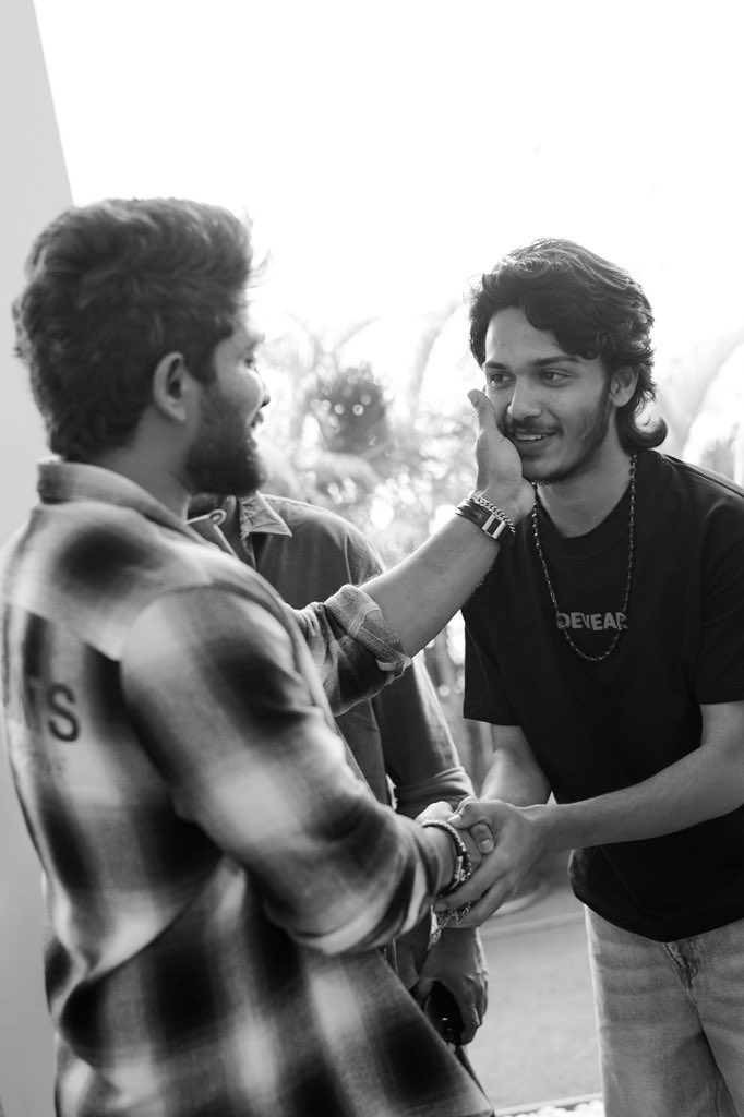 HarshRoshan7's tweet image. Happy Birthday Dear Bunny Anna @alluarjun ♥️
Your dedication and grace continue to inspire us every day :)

#happybirthdayalluarjun #Raaka