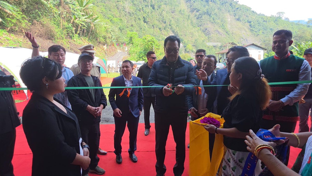 MyGovArunachal's tweet image. Hon'ble DCM Shri @ChownaMeinBJP inaugurated the renovated Sessa Mini Hydel Station (3×500 kW) in West Kameng. Revived with modern systems and 33 kV connectivity, it will supply reliable power to over 1,500 households nearby across surrounding villages.

#SustainableEnergy