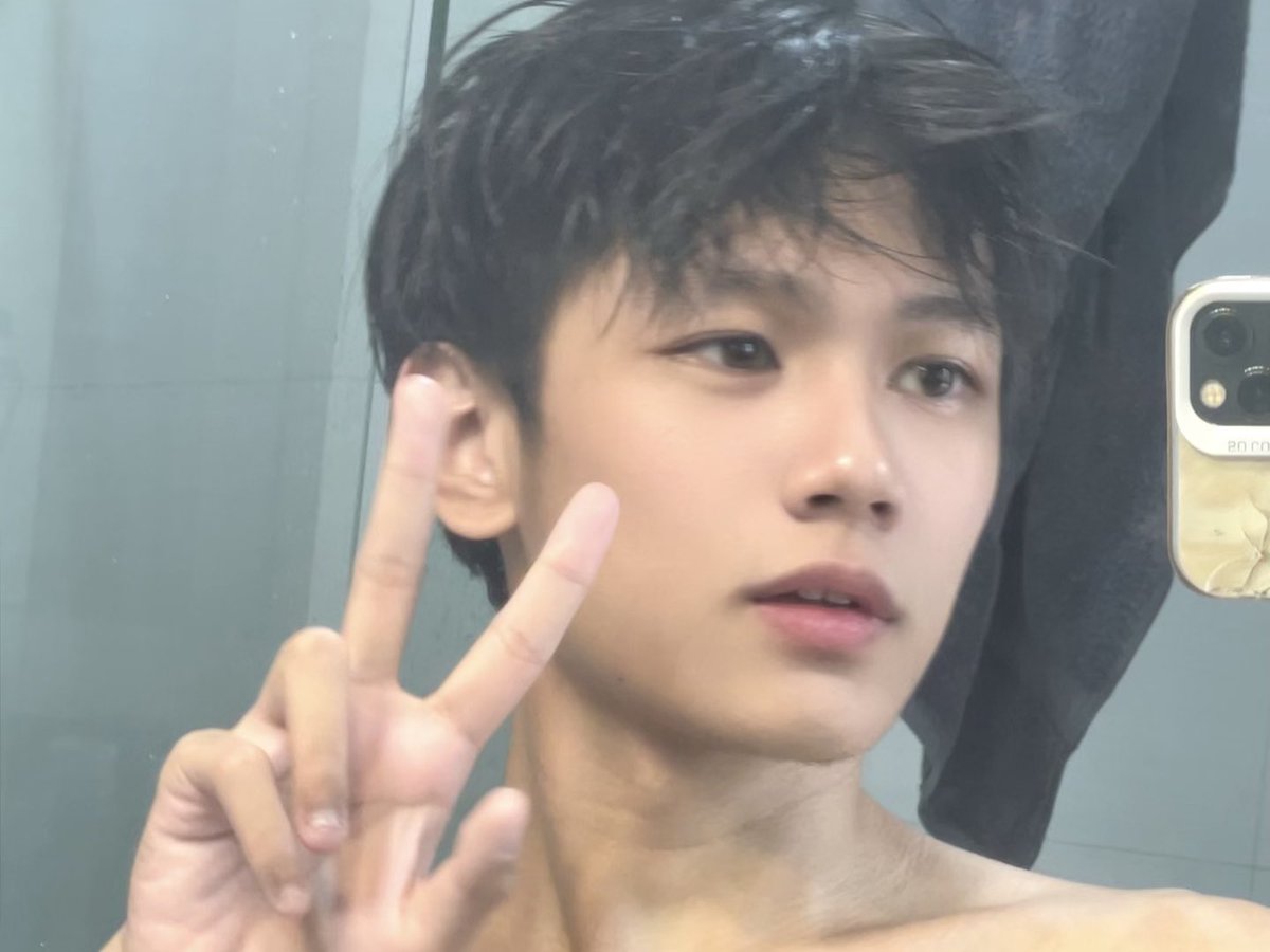 Mr. Whimsy tweet media