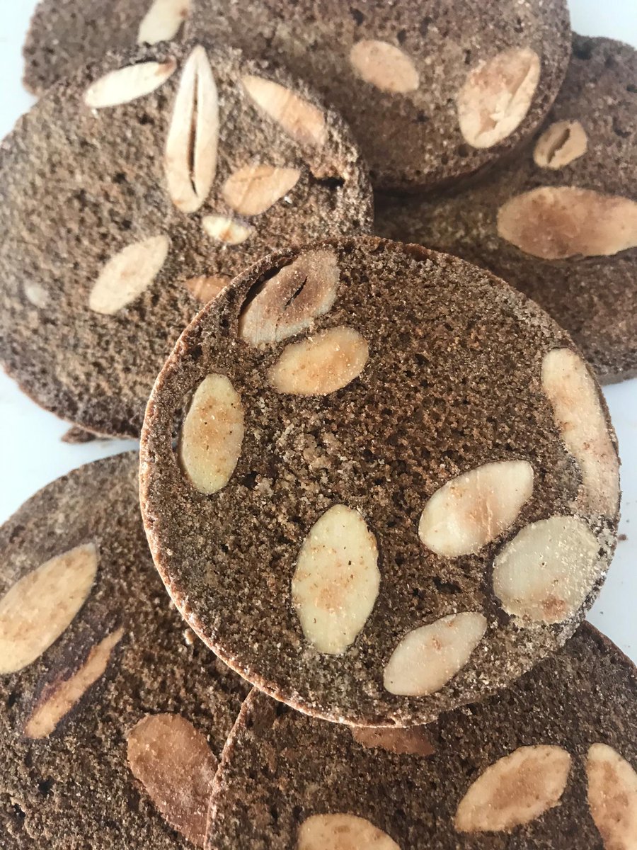 TerresdeMestral's tweet photo. Mmm... combinacions perfectes dels nostres #elaboradors, farina de #Garrofa i #FruitsSecs 😋😍
Foto: #Deviteca
#ProducteLocal
#ProducteDeProximitat
#ProducteDeQualitat
#DelCampATaula
#ComerçLocal
#RodesDeMestral
#natura
#TerresDeMestralTerresDeSabors
#DeLEbreALaMediterrània https://t.co/WUJJQDv4CD