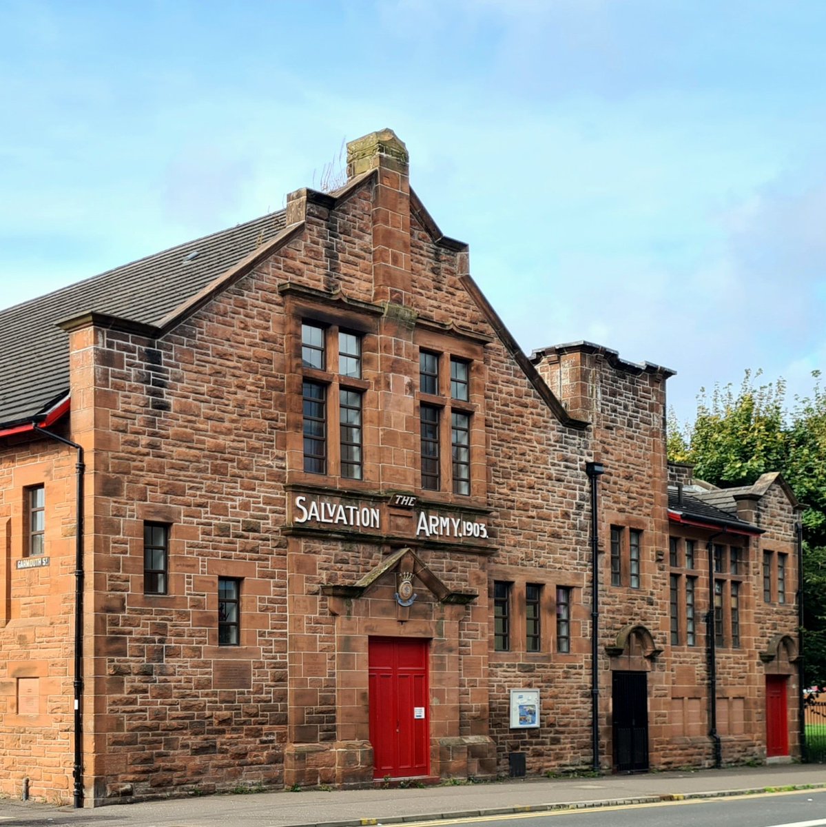 is_glasgow's tweet image. The Salvation Army building on Golspie Street in the Govan area of Glasgow. Designed by John Hamilton in a Free Renaissance style, the left hand side was built in 1903, and the lower right hand side was added in 1906.

#glasgow #architecture #church  #govan