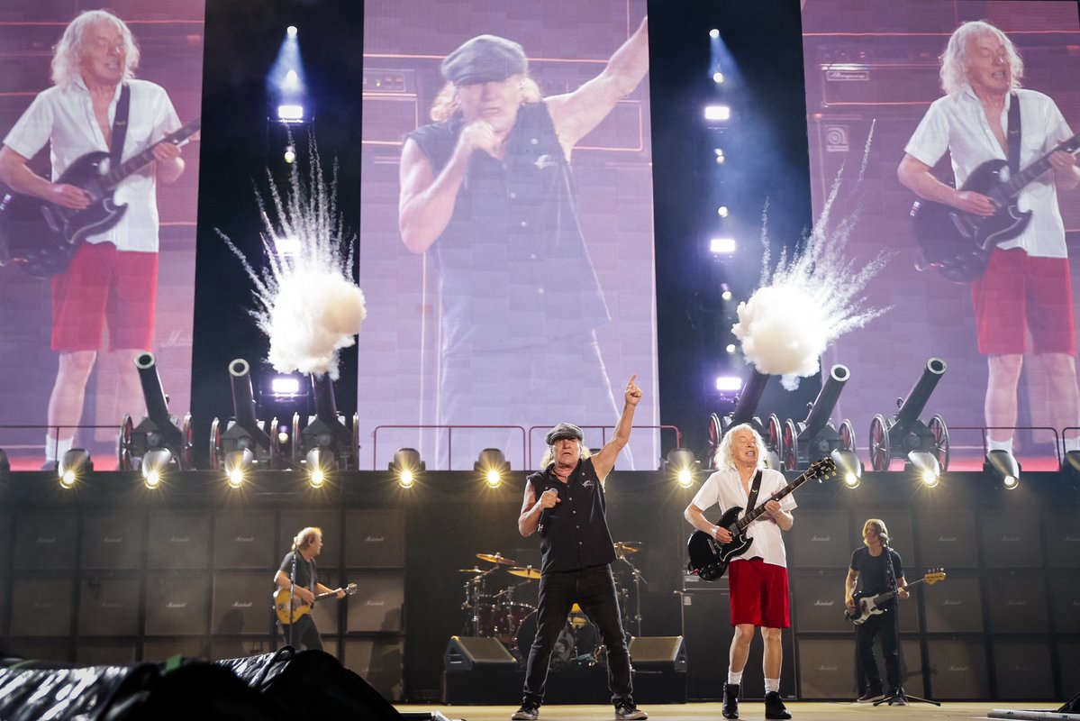 AC/DC tweet media