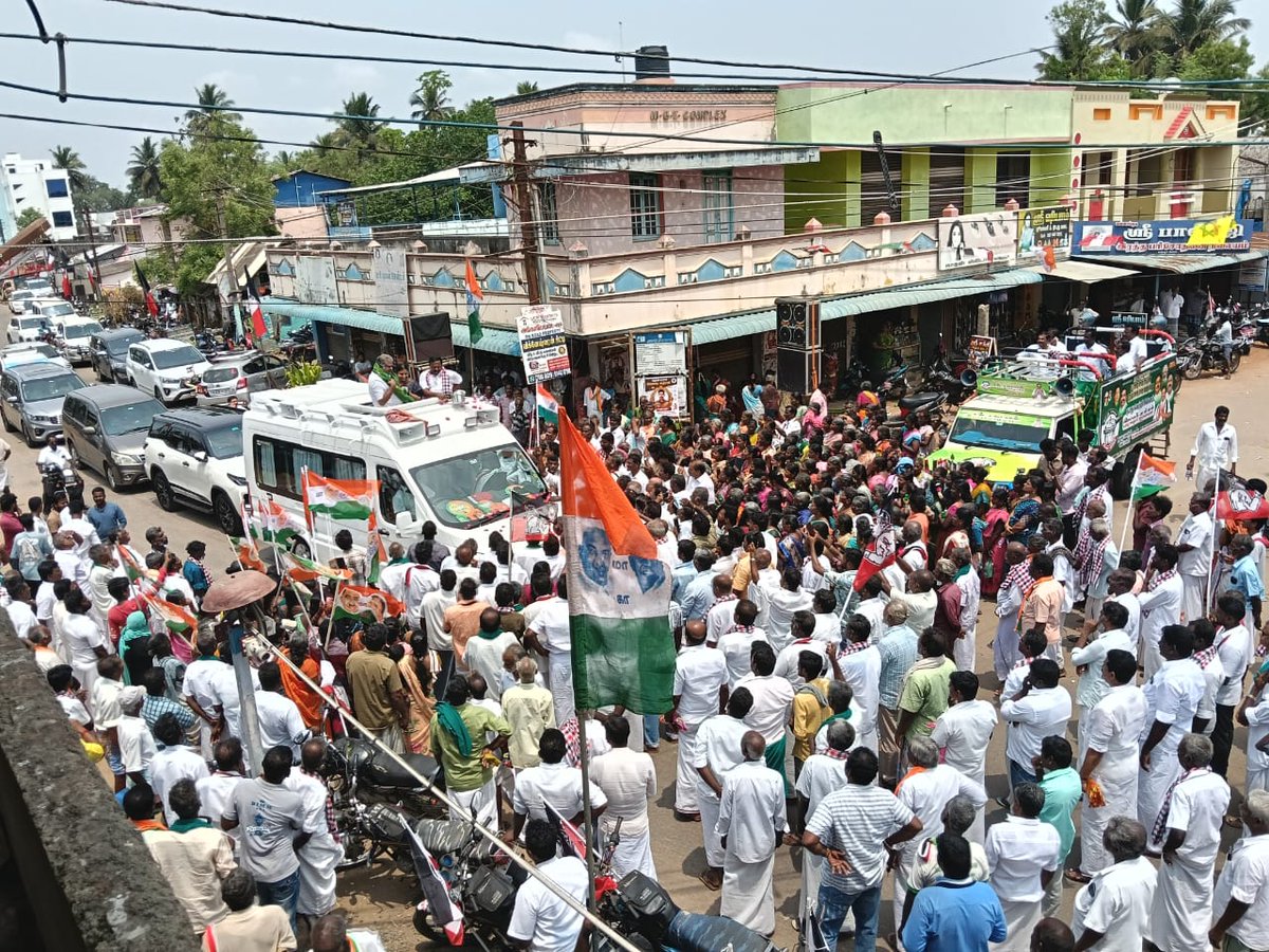 GK__Vasan's tweet photo. இன்று 08.04.2026 காலை 11.10  மணியளவில், வடுவூரில், #மன்னார்குடி  சட்டமன்ற வேட்பாளர், #அஇஅதிமுக தலைமையிலான #தேசியஜனநாயககூட்டணி யின் #அமமுக வேட்பாளர்  திரு. S. காமராஜ் அவர்களை  ஆதரித்து  #பிரசர்குக்கர் சின்னத்தில் வாக்கு சேகரித்த போது.
@ammkofficial 
#VoteForChange #VoteForNDA https://t.co/P7taQCM6PB
