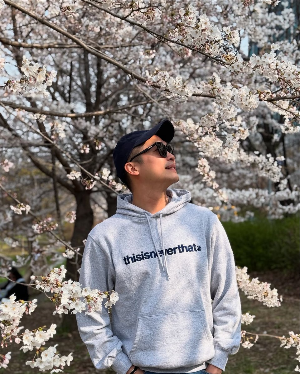 mr_john_2017's tweet photo. いまどうしてる？
桜の下で、春を味わう。
# 桜 #春 #お花見 https://t.co/KdS68WOaY1