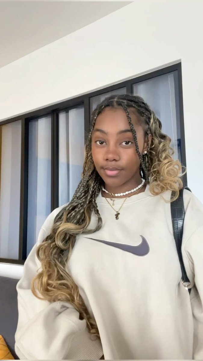 Pretty Sylvia 🌸 tweet media