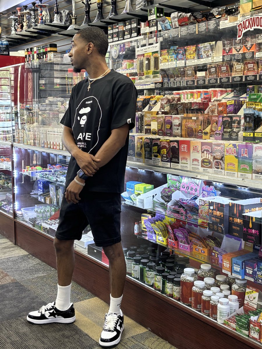 _SpaceCadetMars's tweet photo. 94 Baby Still No Kids ,Where The Singles At? https://t.co/0ESYn92LI1