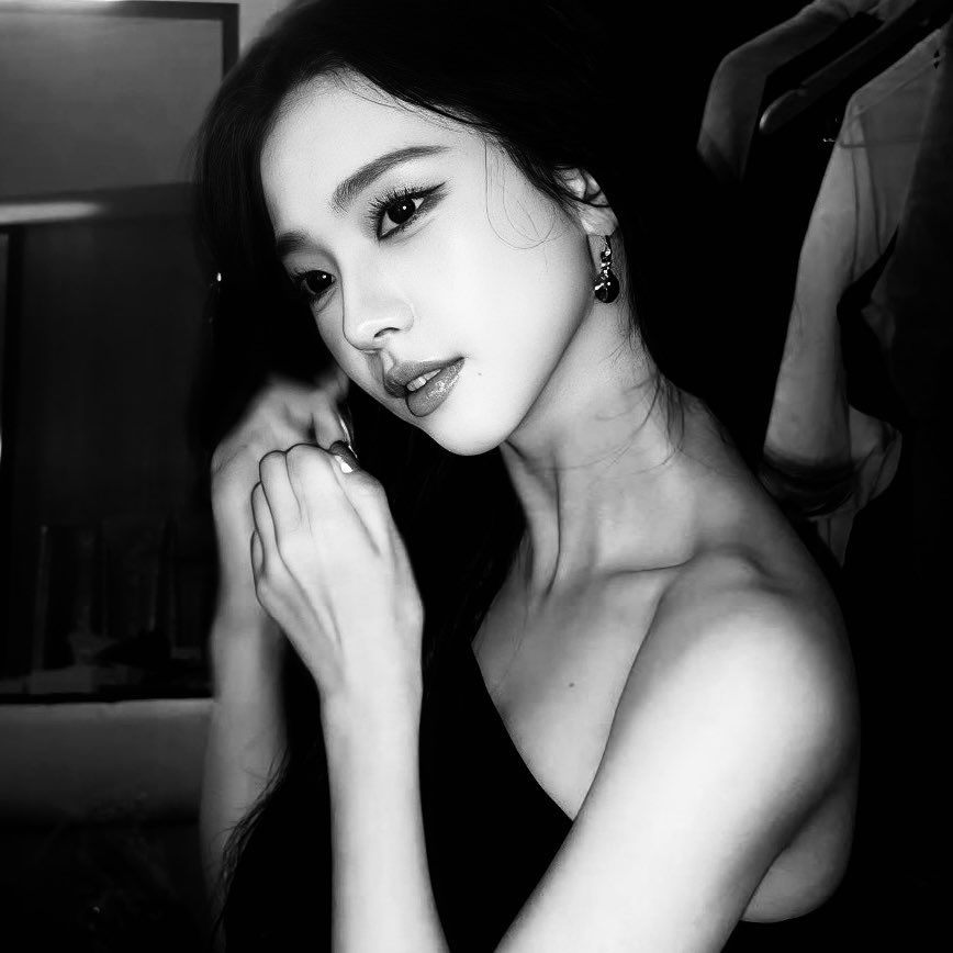 chrysella tweet media