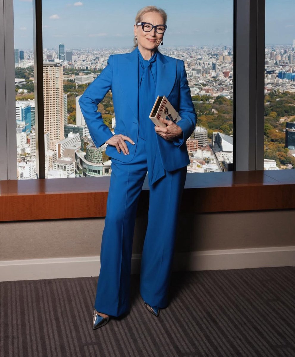 gala 👠 tweet media