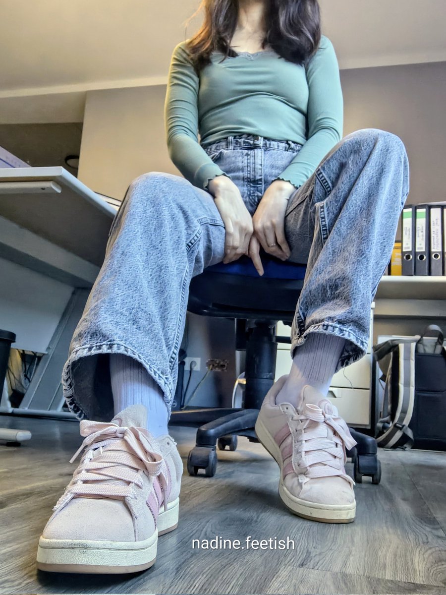 tallgirlwithfeets tweet media