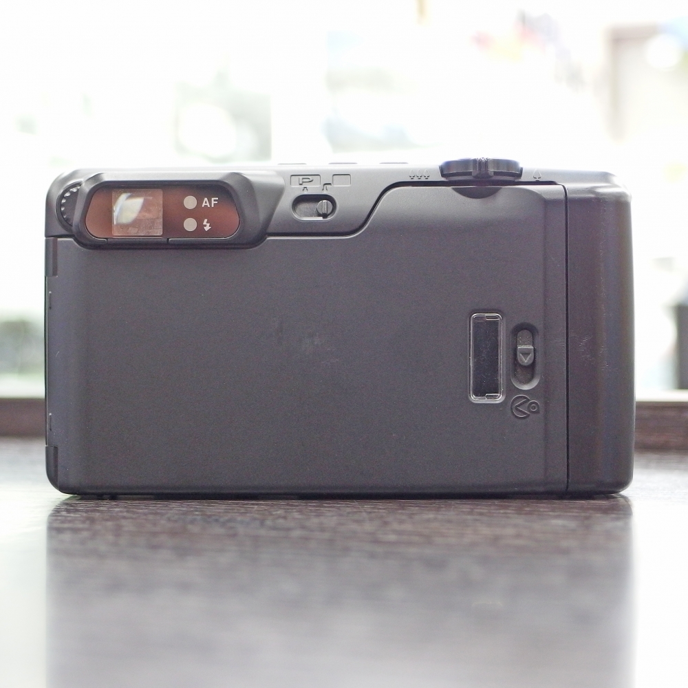 champcamera's tweet photo. PENTAX #ESPIO115M ￥14,800 by #たまプラーザ 店

1996年に発売のコンパクト #フィルムカメラ です！38～115mmのズームを搭載し、巻き上げ・巻き戻し・ピント合わせ・露出など全てを自動で制御してくれます！フィルムの出し入れも簡単なので初めての方でもフィルムを楽しめるカメラです！

#田園都市線
https://t.co/jFzUiWXO6N